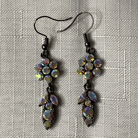 Vintage Aurora Borealis Crystal Floral Bracelet and Earring Set - Picture 3 of 6